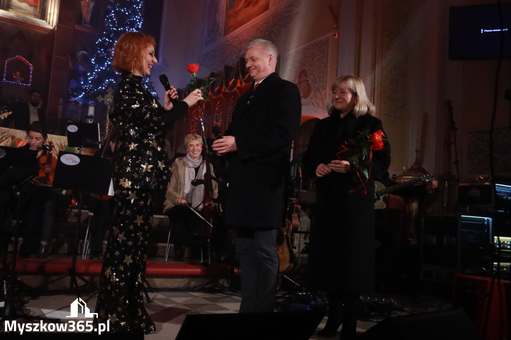 Fotorelacja: Koncert Kolęd w Myszkowie z Eweliną Flintą i Myszkovia Band