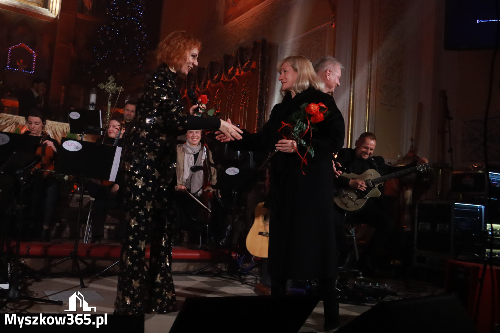 Fotorelacja: Koncert Kolęd w Myszkowie z Eweliną Flintą i Myszkovia Band