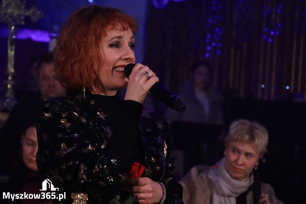 Fotorelacja: Koncert Kolęd w Myszkowie z Eweliną Flintą i Myszkovia Band