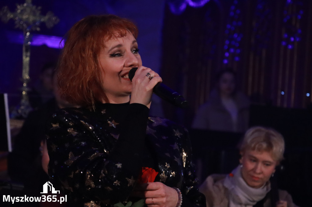 Fotorelacja: Koncert Kolęd w Myszkowie z Eweliną Flintą i Myszkovia Band