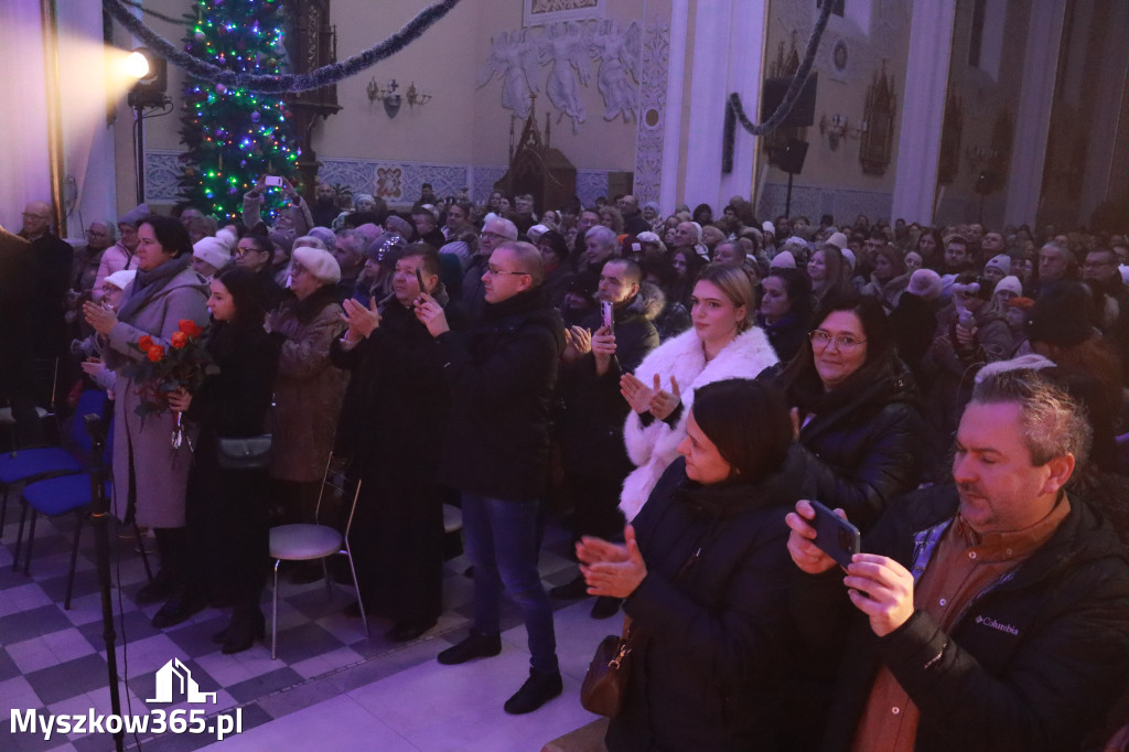 Fotorelacja: Koncert Kolęd w Myszkowie z Eweliną Flintą i Myszkovia Band