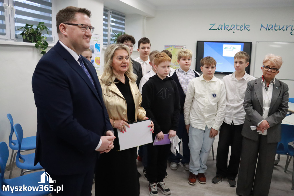 Fotorelacja: ZAKĄTEK NATURY w Szkole Podstawowej w Poraju