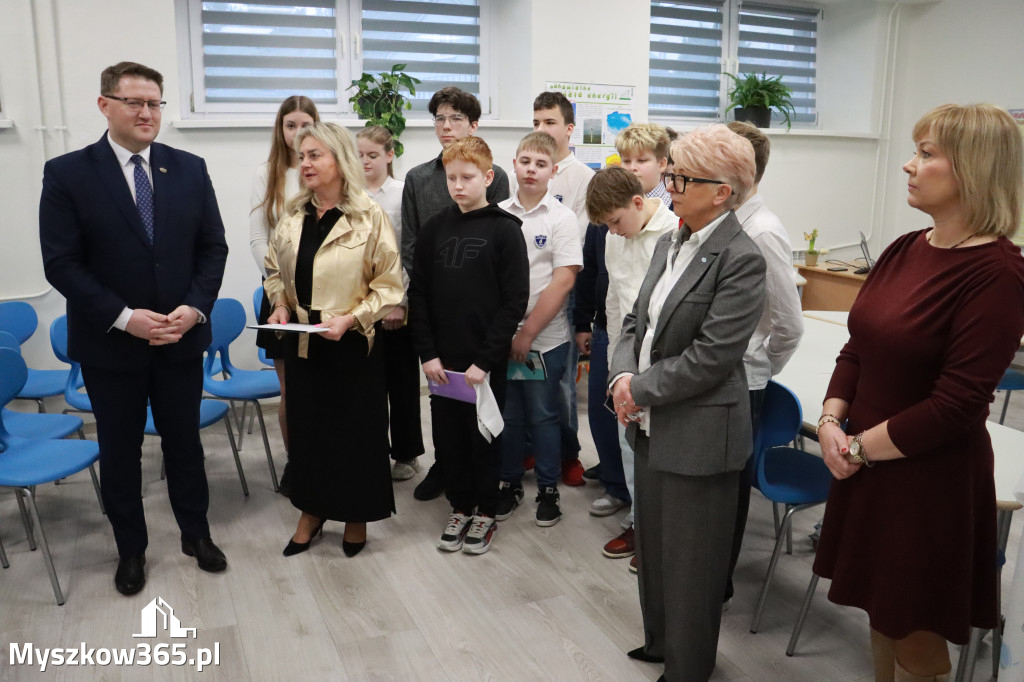 Fotorelacja: ZAKĄTEK NATURY w Szkole Podstawowej w Poraju