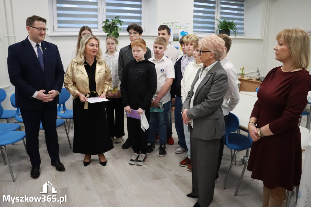 Fotorelacja: ZAKĄTEK NATURY w Szkole Podstawowej w Poraju