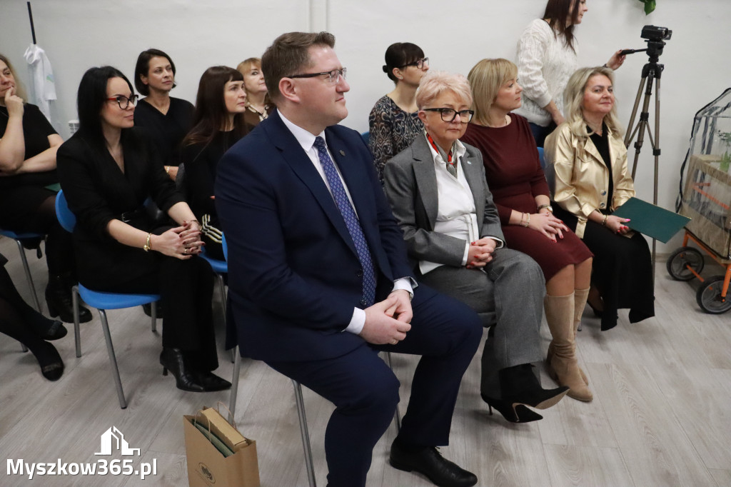 Fotorelacja: ZAKĄTEK NATURY w Szkole Podstawowej w Poraju