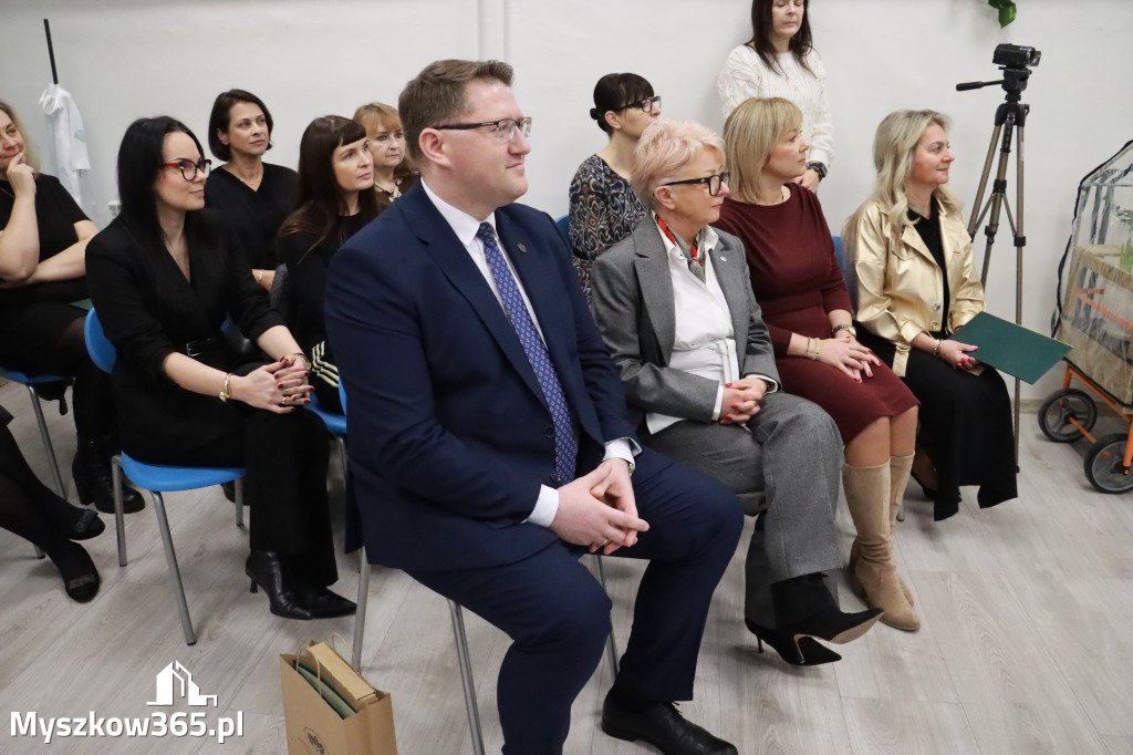 Fotorelacja: ZAKĄTEK NATURY w Szkole Podstawowej w Poraju