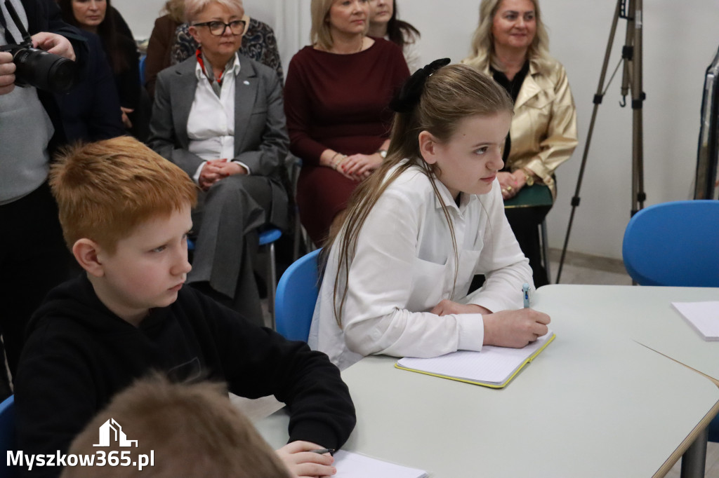 Fotorelacja: ZAKĄTEK NATURY w Szkole Podstawowej w Poraju