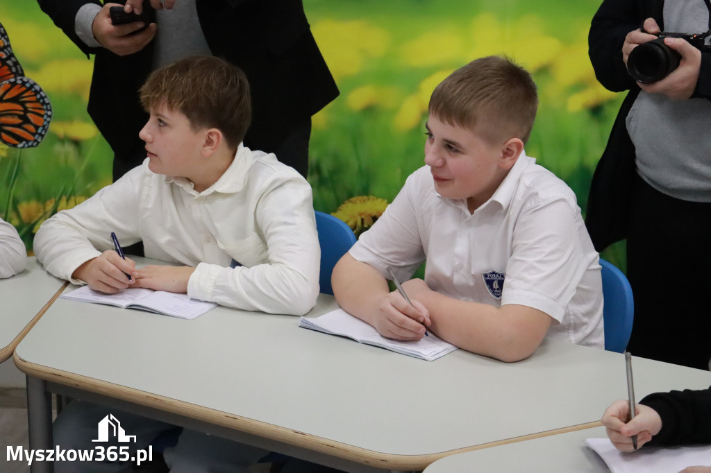 Fotorelacja: ZAKĄTEK NATURY w Szkole Podstawowej w Poraju