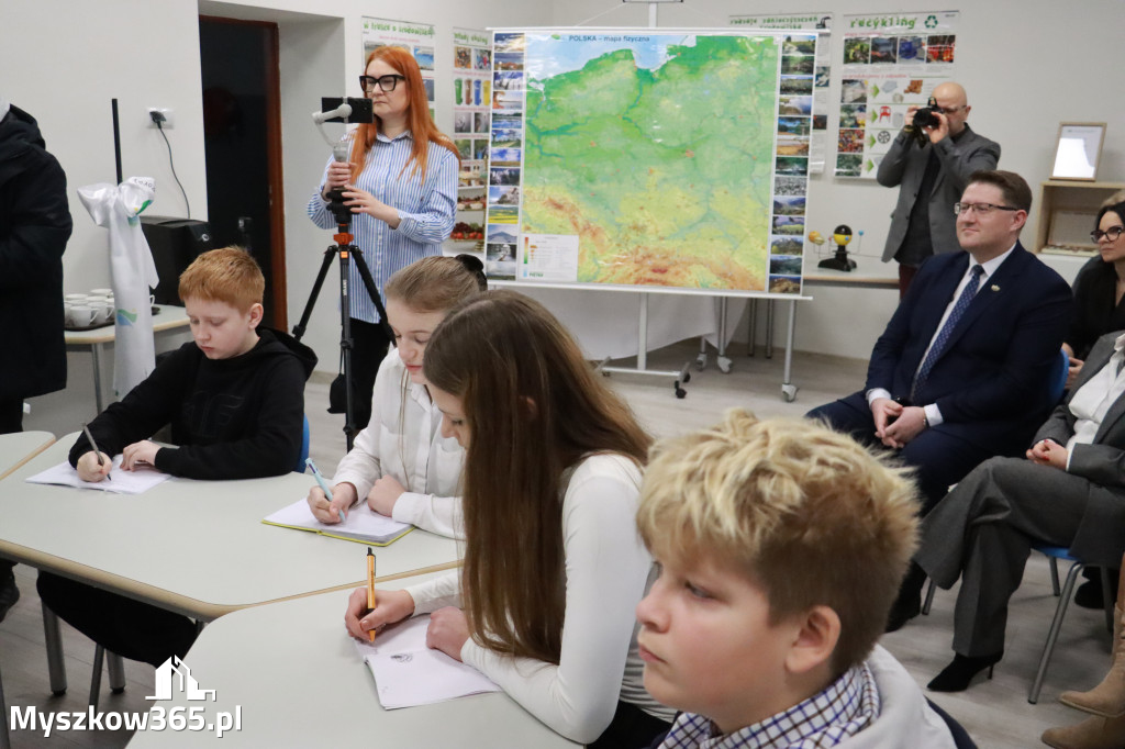 Fotorelacja: ZAKĄTEK NATURY w Szkole Podstawowej w Poraju