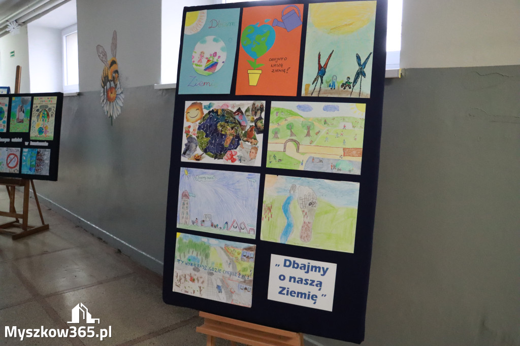 Fotorelacja: ZAKĄTEK NATURY w Szkole Podstawowej w Poraju