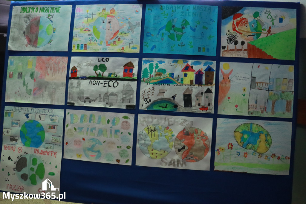 Fotorelacja: ZAKĄTEK NATURY w Szkole Podstawowej w Poraju