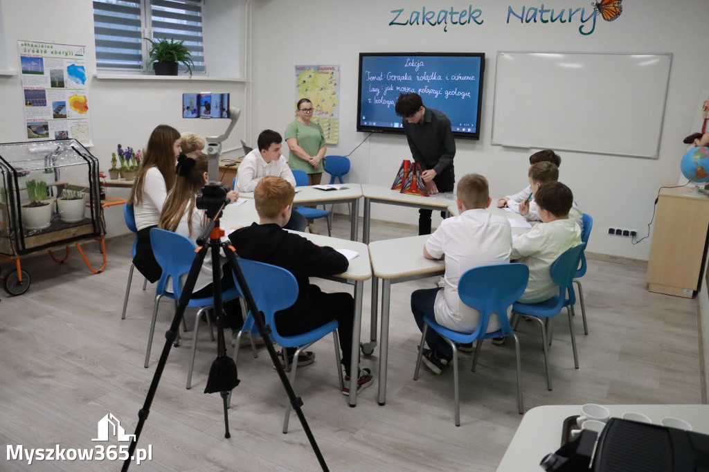 Fotorelacja: ZAKĄTEK NATURY w Szkole Podstawowej w Poraju