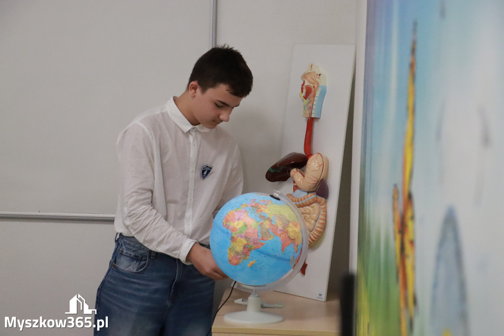 Fotorelacja: ZAKĄTEK NATURY w Szkole Podstawowej w Poraju