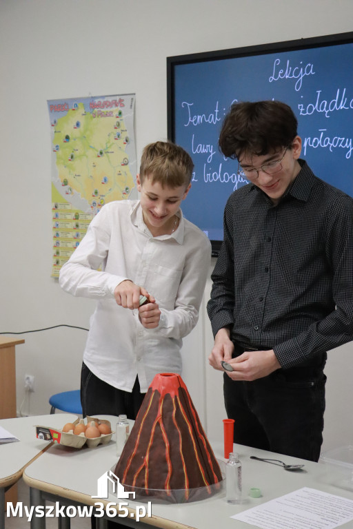 Fotorelacja: ZAKĄTEK NATURY w Szkole Podstawowej w Poraju