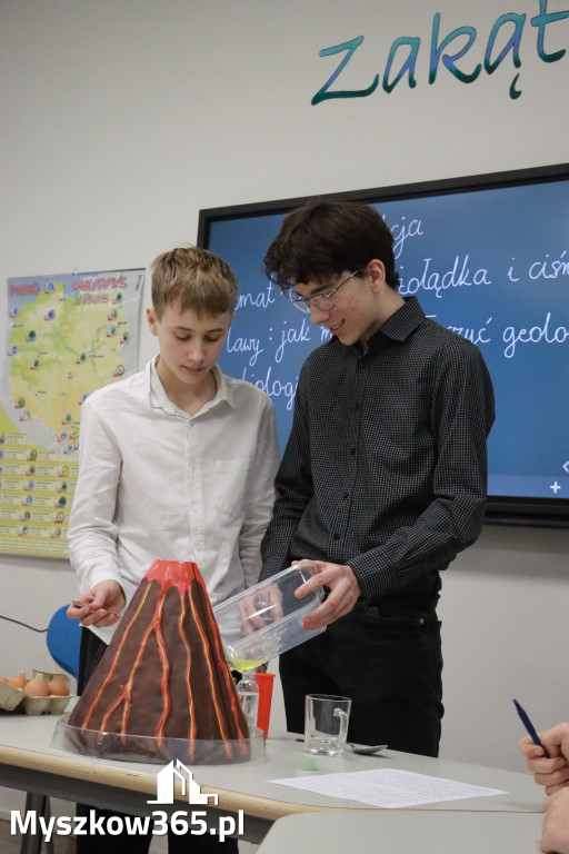 Fotorelacja: ZAKĄTEK NATURY w Szkole Podstawowej w Poraju