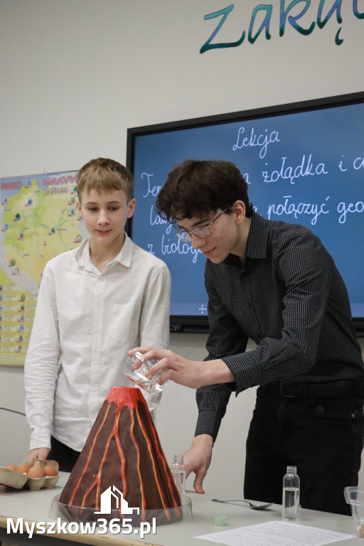 Fotorelacja: ZAKĄTEK NATURY w Szkole Podstawowej w Poraju