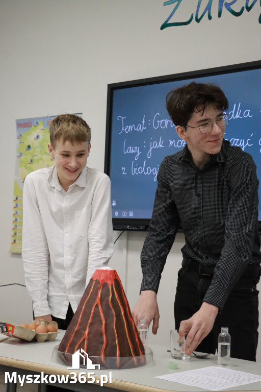 Fotorelacja: ZAKĄTEK NATURY w Szkole Podstawowej w Poraju