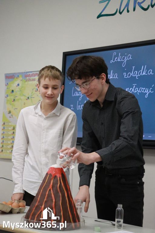 Fotorelacja: ZAKĄTEK NATURY w Szkole Podstawowej w Poraju