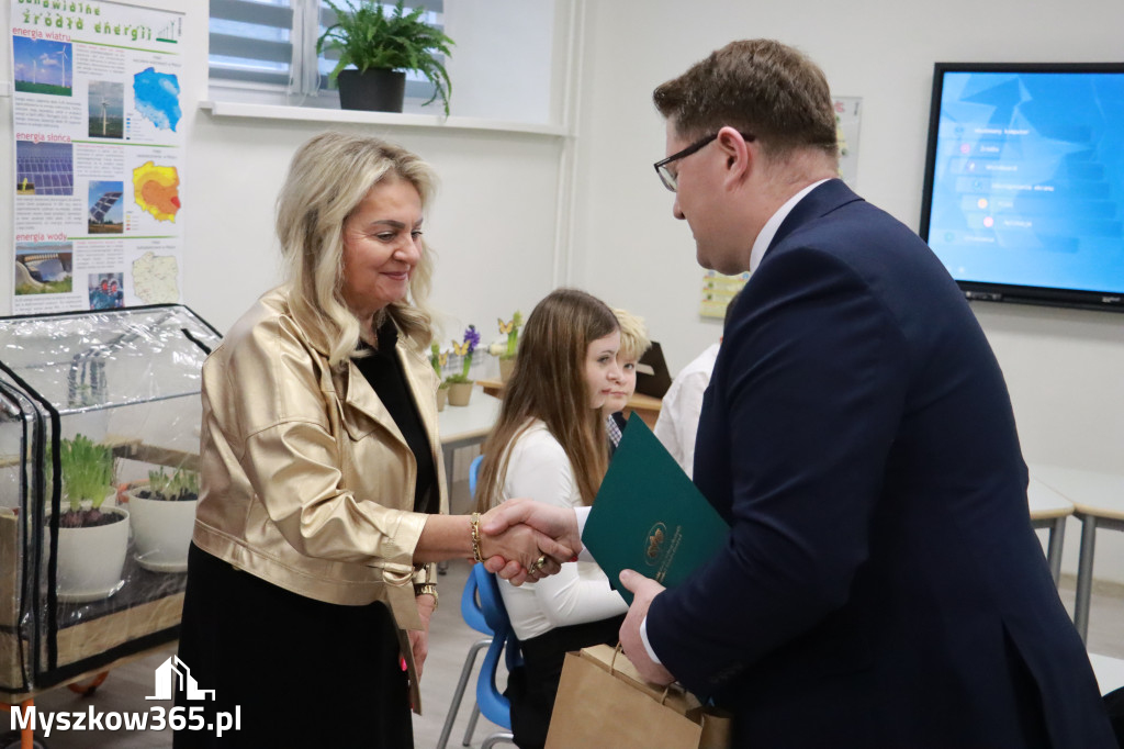 Fotorelacja: ZAKĄTEK NATURY w Szkole Podstawowej w Poraju