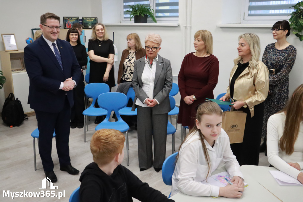 Fotorelacja: ZAKĄTEK NATURY w Szkole Podstawowej w Poraju