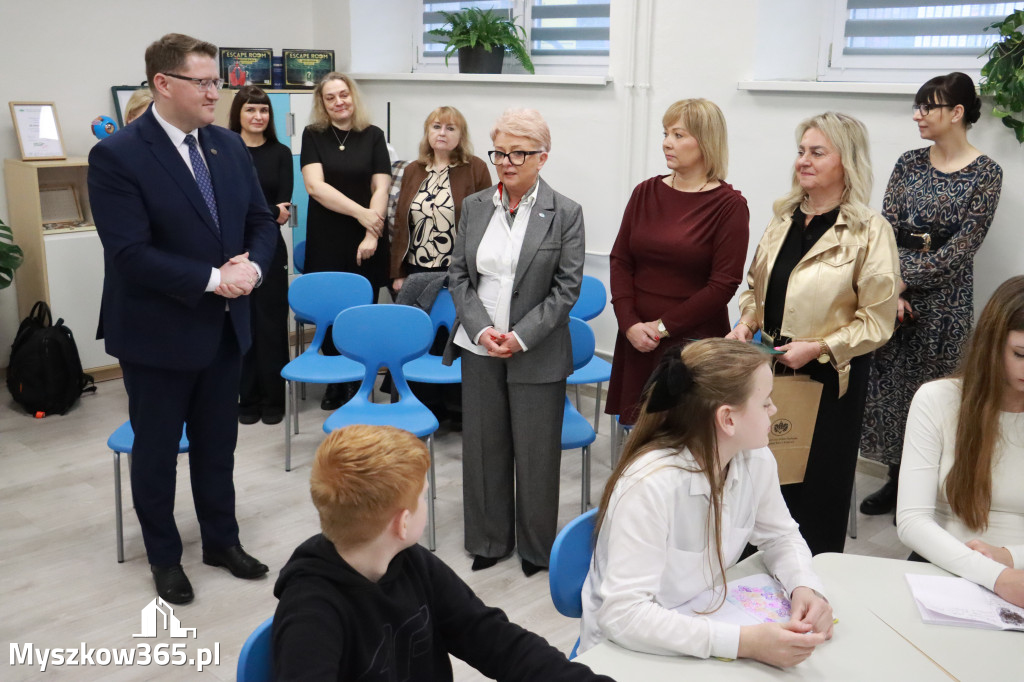 Fotorelacja: ZAKĄTEK NATURY w Szkole Podstawowej w Poraju