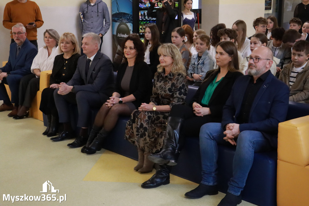 Fotorelacja: Uroczyste otwarcie windy oraz świetlicy szkolnej w SP3 Myszków