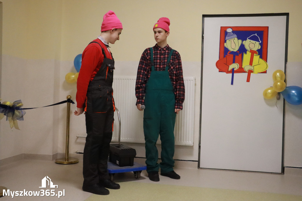 Fotorelacja: Uroczyste otwarcie windy oraz świetlicy szkolnej w SP3 Myszków