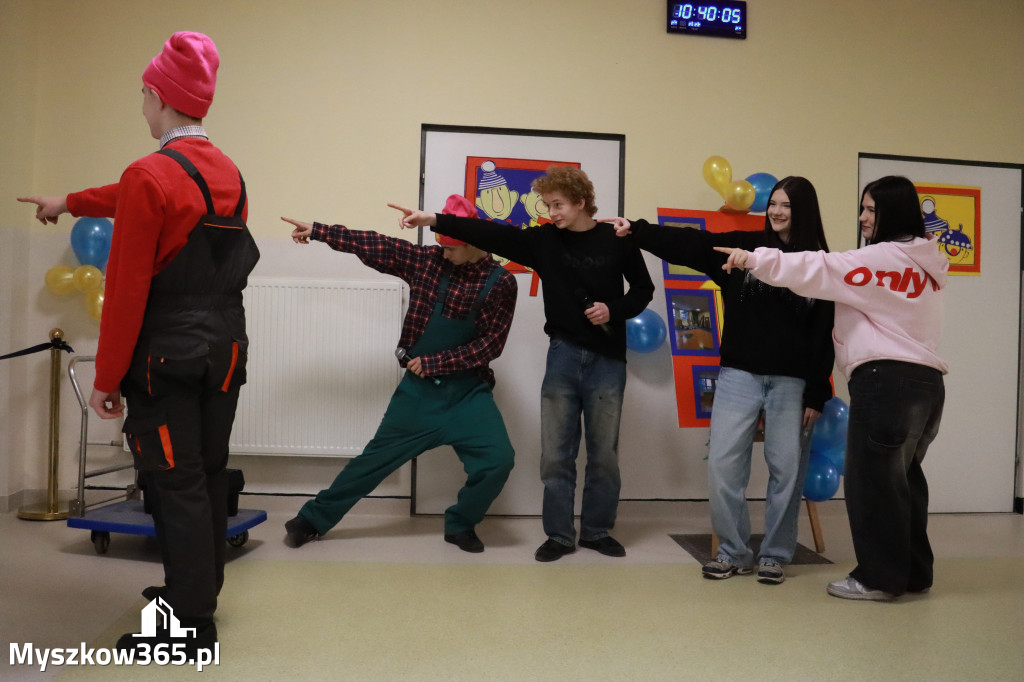 Fotorelacja: Uroczyste otwarcie windy oraz świetlicy szkolnej w SP3 Myszków