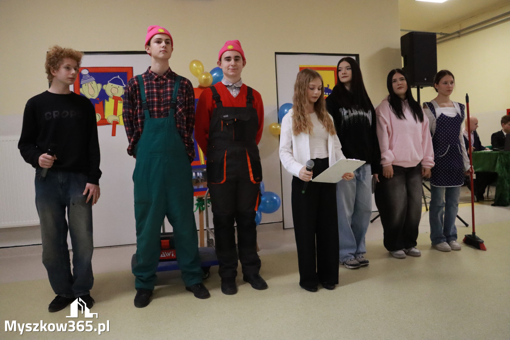 Fotorelacja: Uroczyste otwarcie windy oraz świetlicy szkolnej w SP3 Myszków