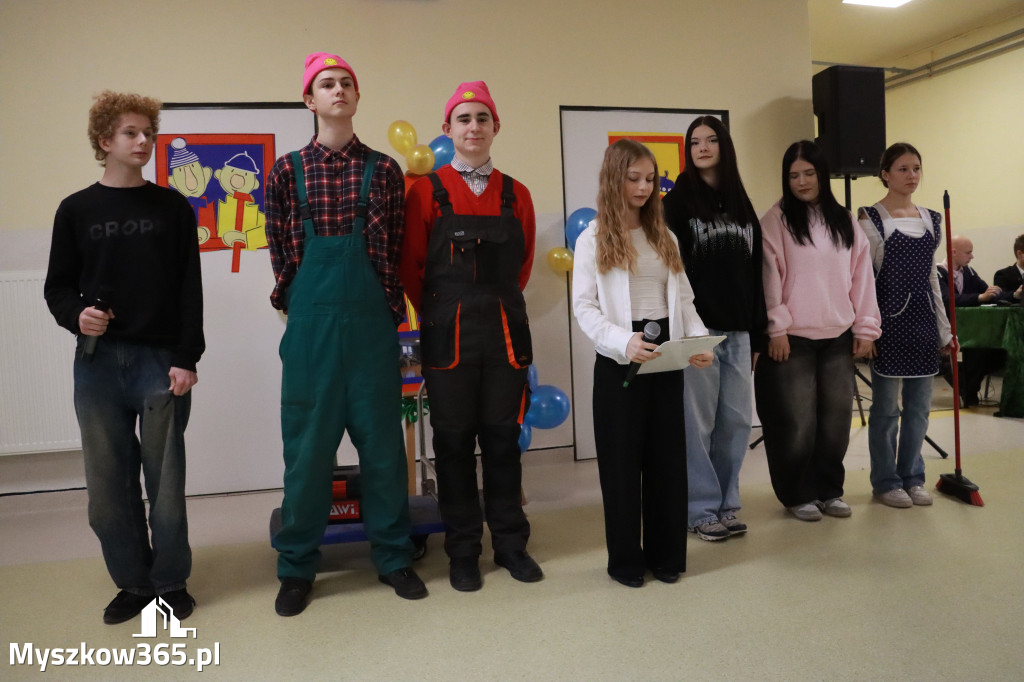 Fotorelacja: Uroczyste otwarcie windy oraz świetlicy szkolnej w SP3 Myszków