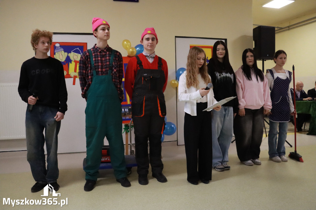 Fotorelacja: Uroczyste otwarcie windy oraz świetlicy szkolnej w SP3 Myszków