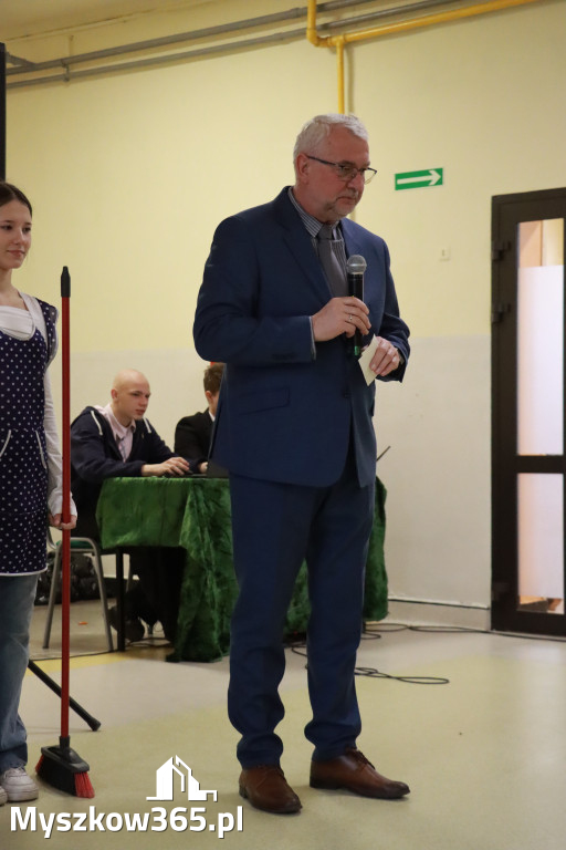 Fotorelacja: Uroczyste otwarcie windy oraz świetlicy szkolnej w SP3 Myszków