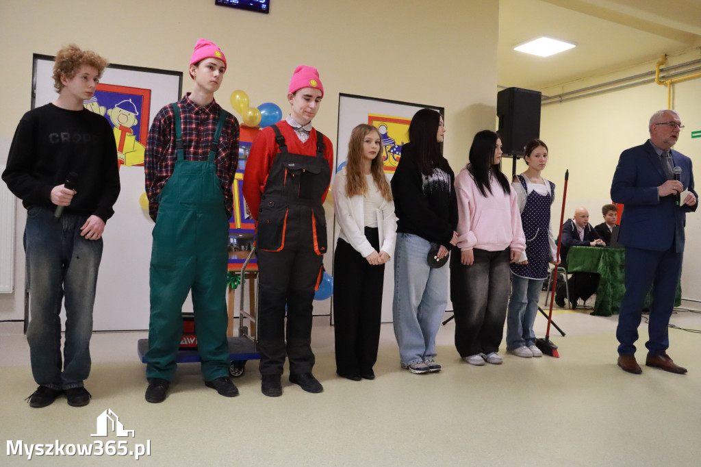 Fotorelacja: Uroczyste otwarcie windy oraz świetlicy szkolnej w SP3 Myszków