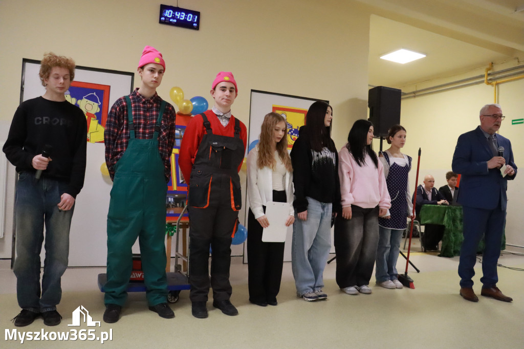 Fotorelacja: Uroczyste otwarcie windy oraz świetlicy szkolnej w SP3 Myszków