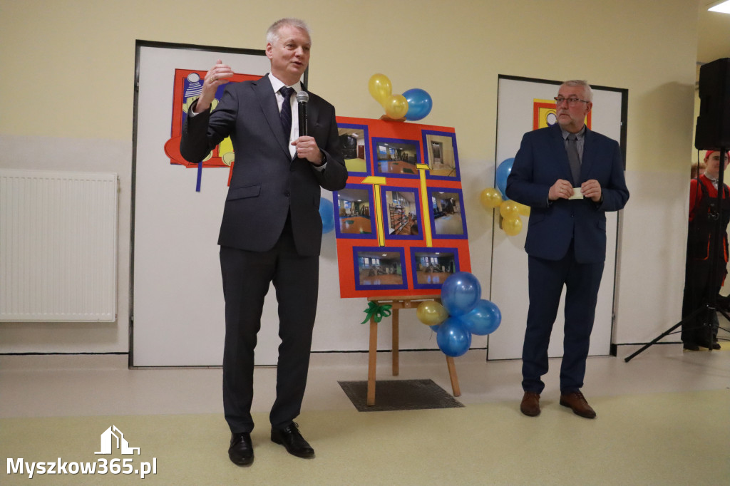 Fotorelacja: Uroczyste otwarcie windy oraz świetlicy szkolnej w SP3 Myszków