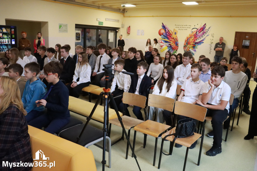Fotorelacja: Uroczyste otwarcie windy oraz świetlicy szkolnej w SP3 Myszków
