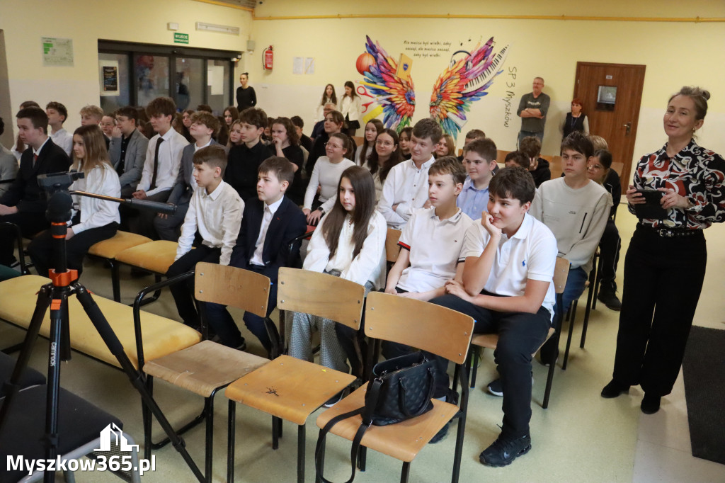 Fotorelacja: Uroczyste otwarcie windy oraz świetlicy szkolnej w SP3 Myszków