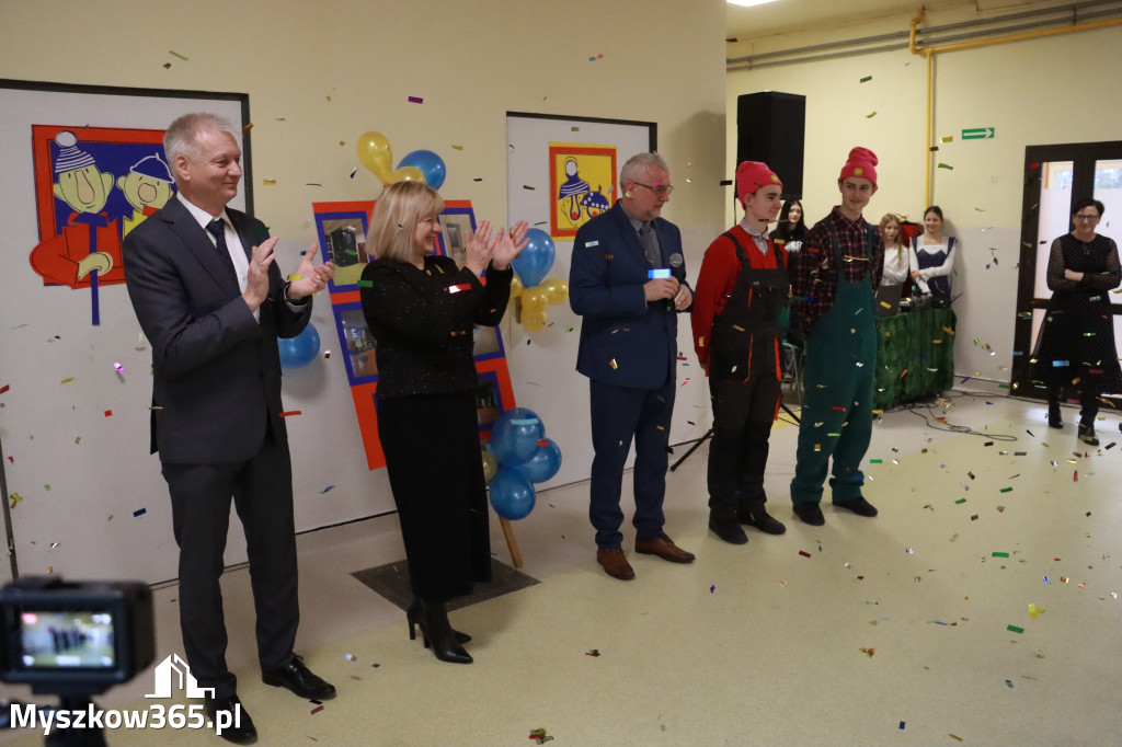 Fotorelacja: Uroczyste otwarcie windy oraz świetlicy szkolnej w SP3 Myszków