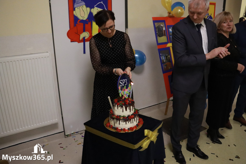Fotorelacja: Uroczyste otwarcie windy oraz świetlicy szkolnej w SP3 Myszków