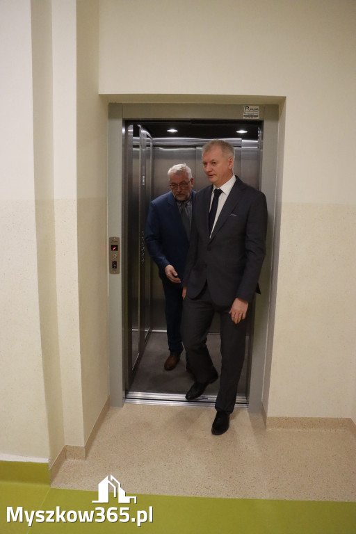 Fotorelacja: Uroczyste otwarcie windy oraz świetlicy szkolnej w SP3 Myszków