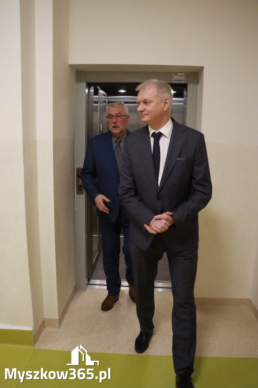 Fotorelacja: Uroczyste otwarcie windy oraz świetlicy szkolnej w SP3 Myszków