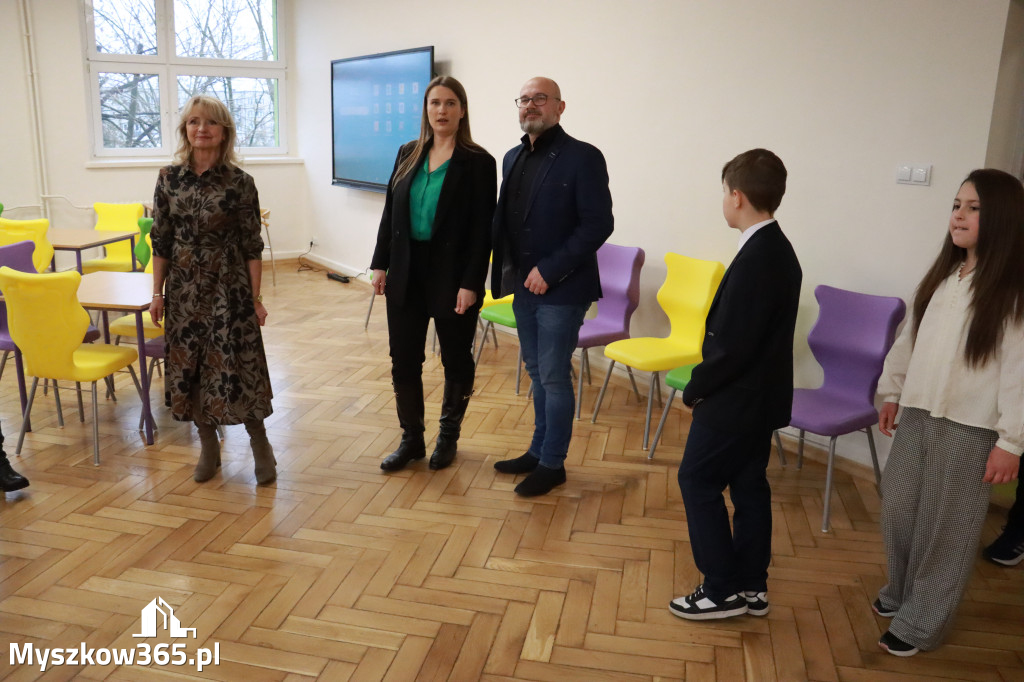 Fotorelacja: Uroczyste otwarcie windy oraz świetlicy szkolnej w SP3 Myszków