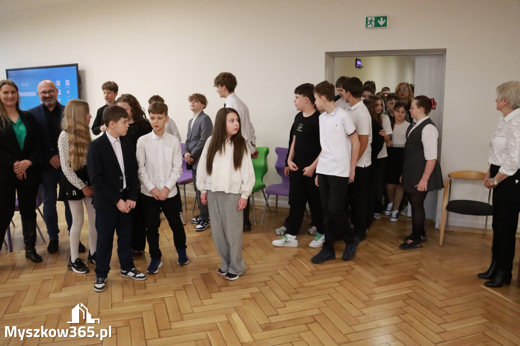 Fotorelacja: Uroczyste otwarcie windy oraz świetlicy szkolnej w SP3 Myszków