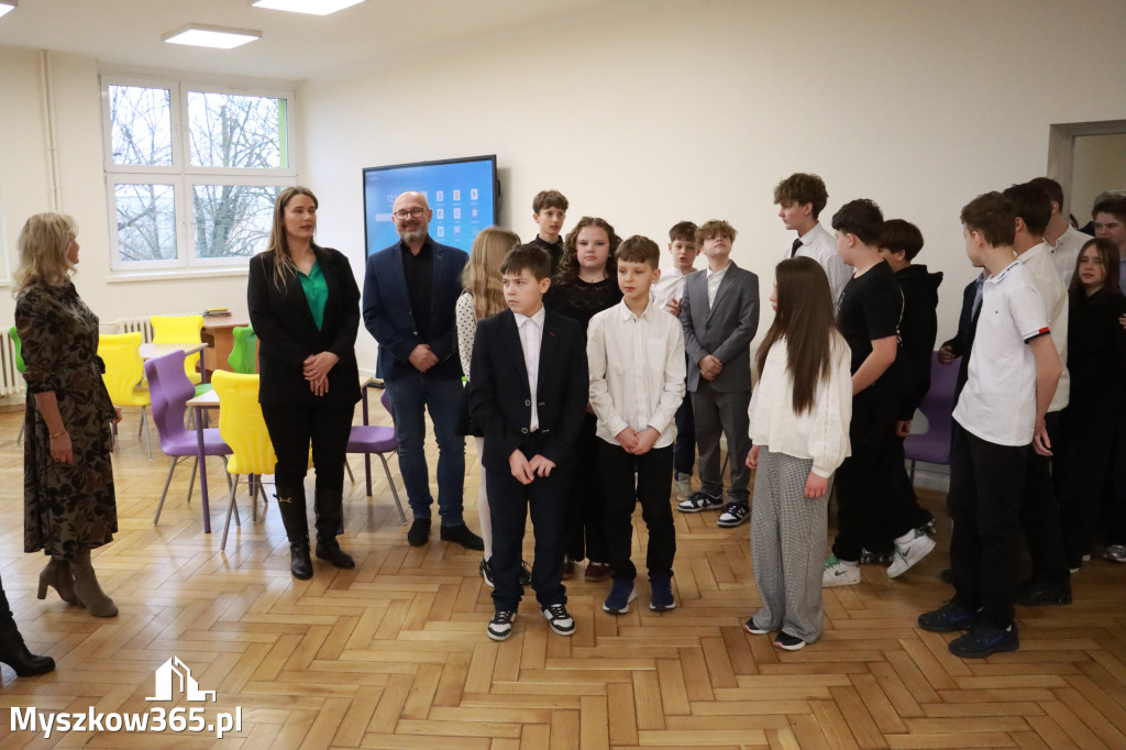 Fotorelacja: Uroczyste otwarcie windy oraz świetlicy szkolnej w SP3 Myszków