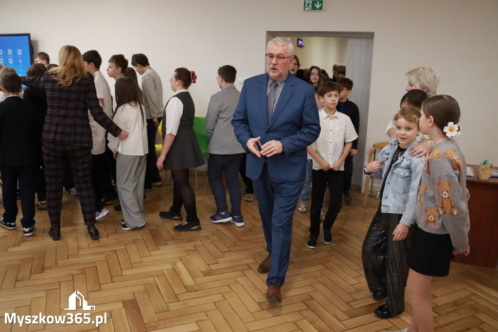Fotorelacja: Uroczyste otwarcie windy oraz świetlicy szkolnej w SP3 Myszków