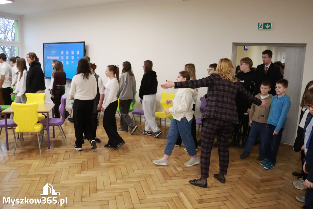 Fotorelacja: Uroczyste otwarcie windy oraz świetlicy szkolnej w SP3 Myszków