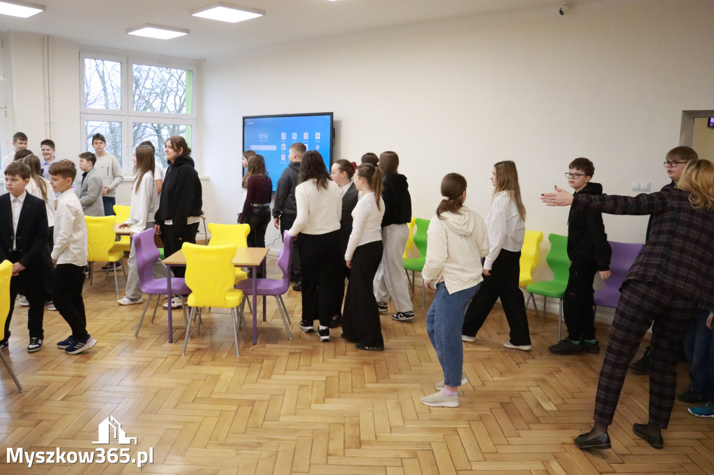 Fotorelacja: Uroczyste otwarcie windy oraz świetlicy szkolnej w SP3 Myszków