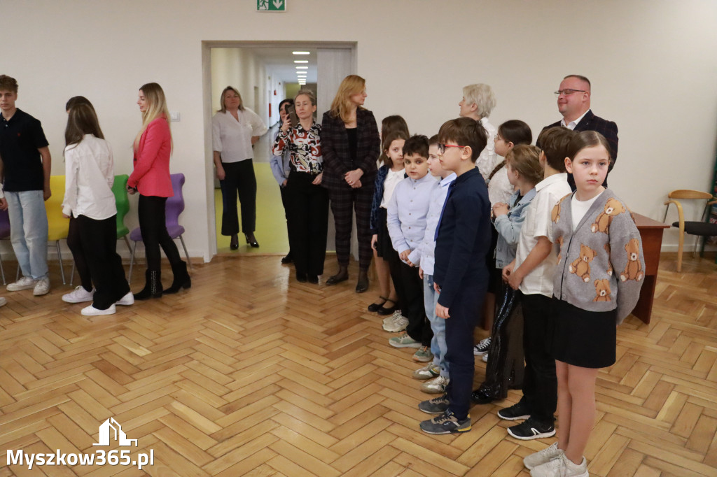 Fotorelacja: Uroczyste otwarcie windy oraz świetlicy szkolnej w SP3 Myszków