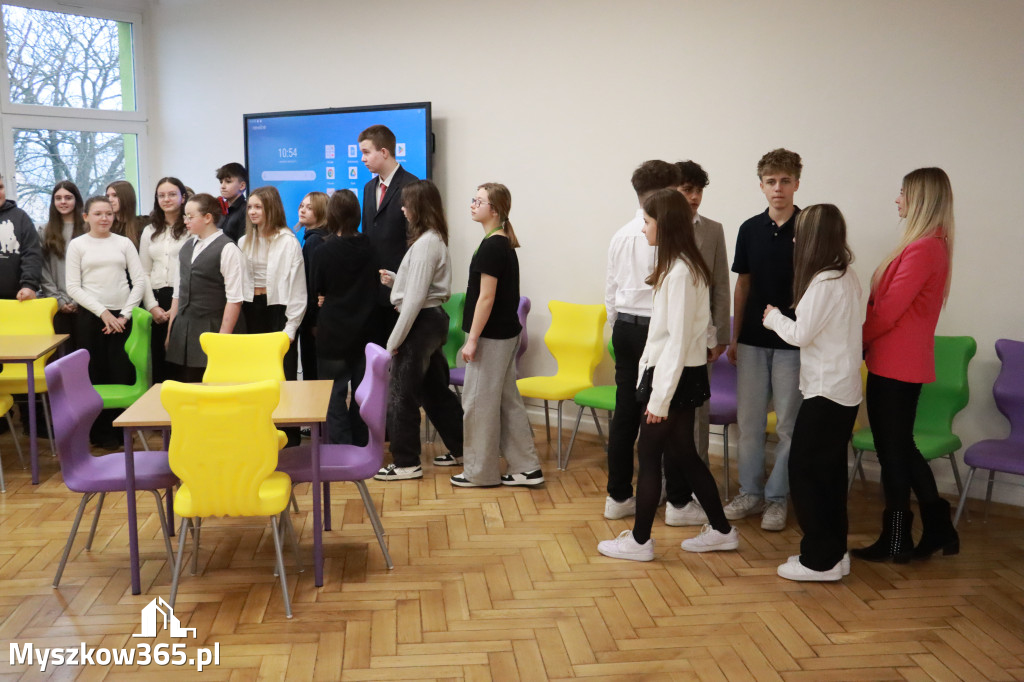 Fotorelacja: Uroczyste otwarcie windy oraz świetlicy szkolnej w SP3 Myszków