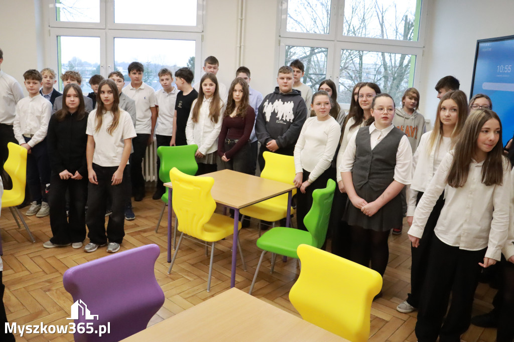 Fotorelacja: Uroczyste otwarcie windy oraz świetlicy szkolnej w SP3 Myszków